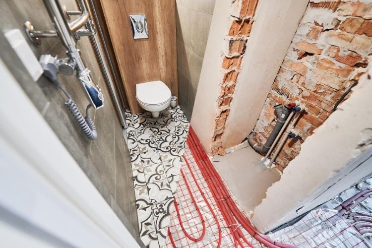 Jakie odpady powstają podczas remontu łazienki i jak ich się pozbyć?